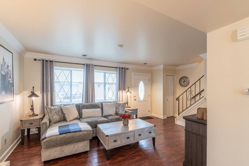 Photo of Livingroom in Oswego