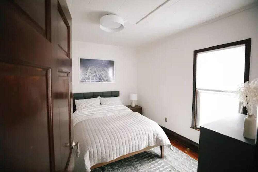 Photo of Bedroom in Urbana