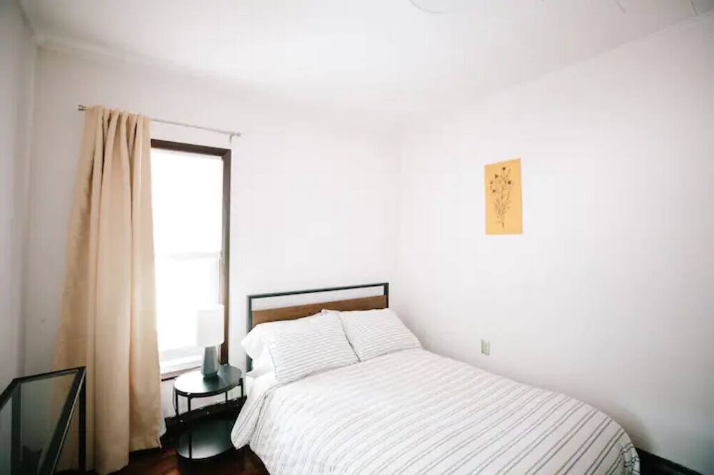 Photo of Bedroom in Urbana