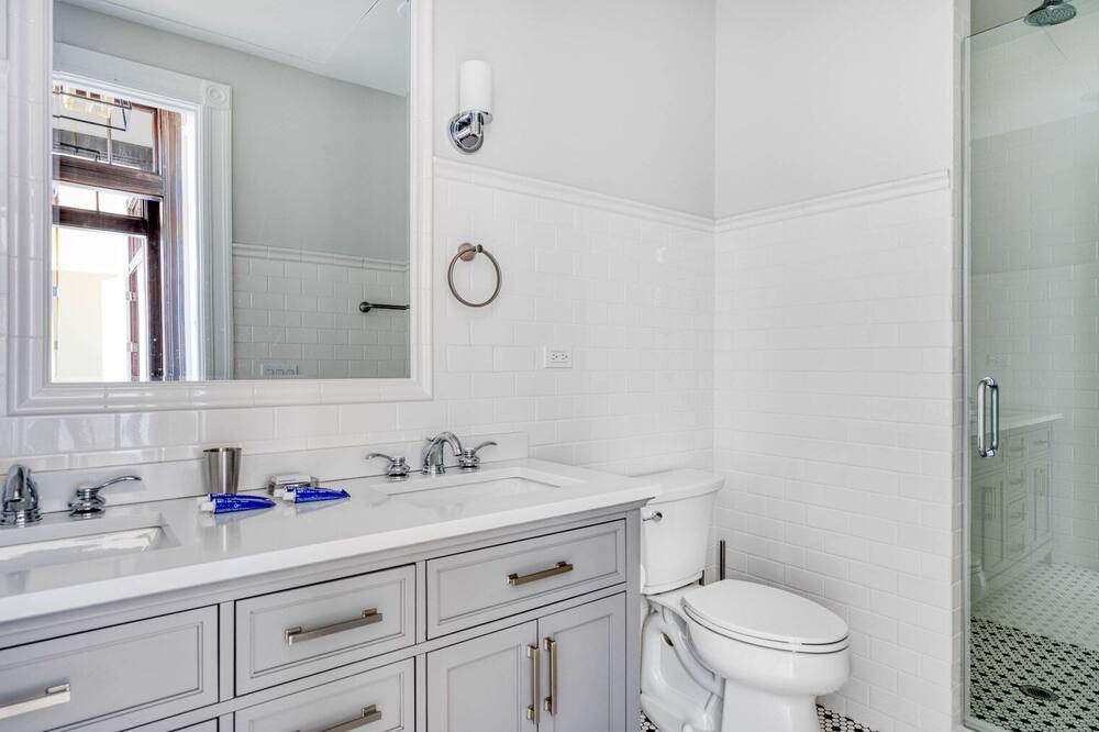 Photo of Bathroom in Noble Square
