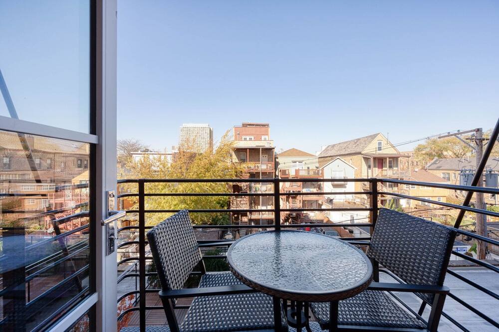 Photo of Outdoor in Noble Square