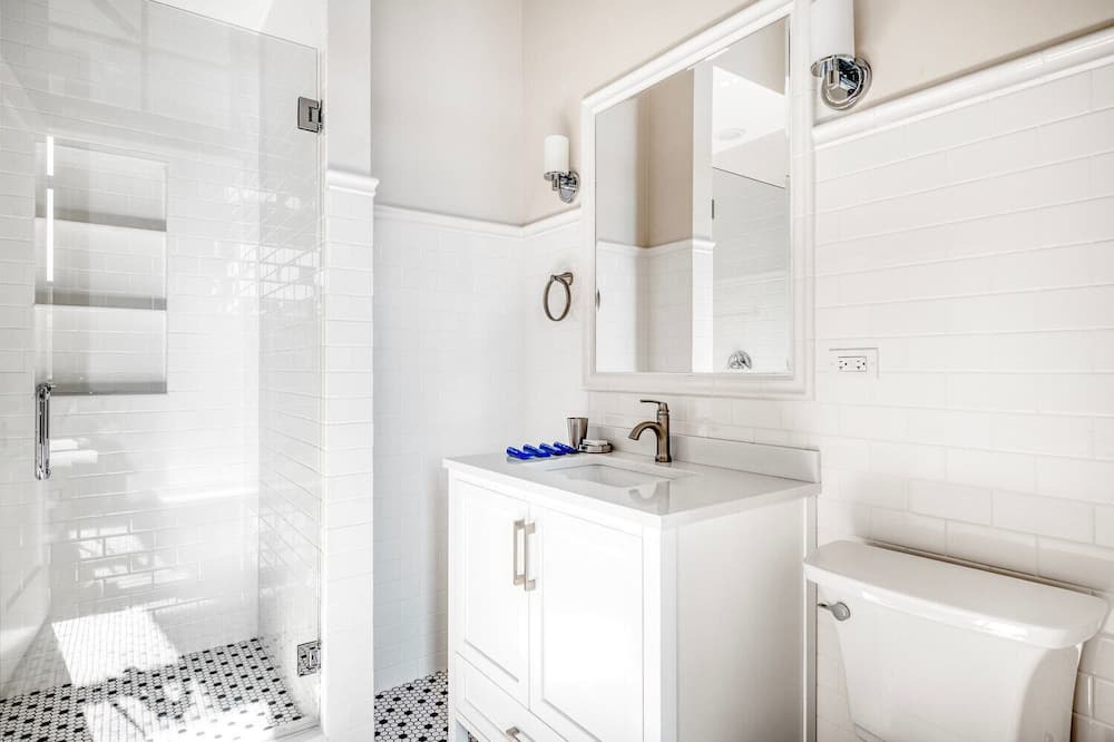 Photo of Bathroom in Noble Square