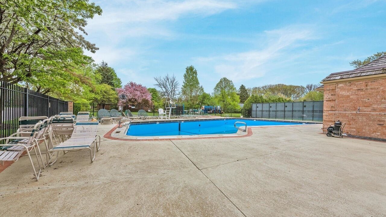 Photo of Outdoor in Lombard