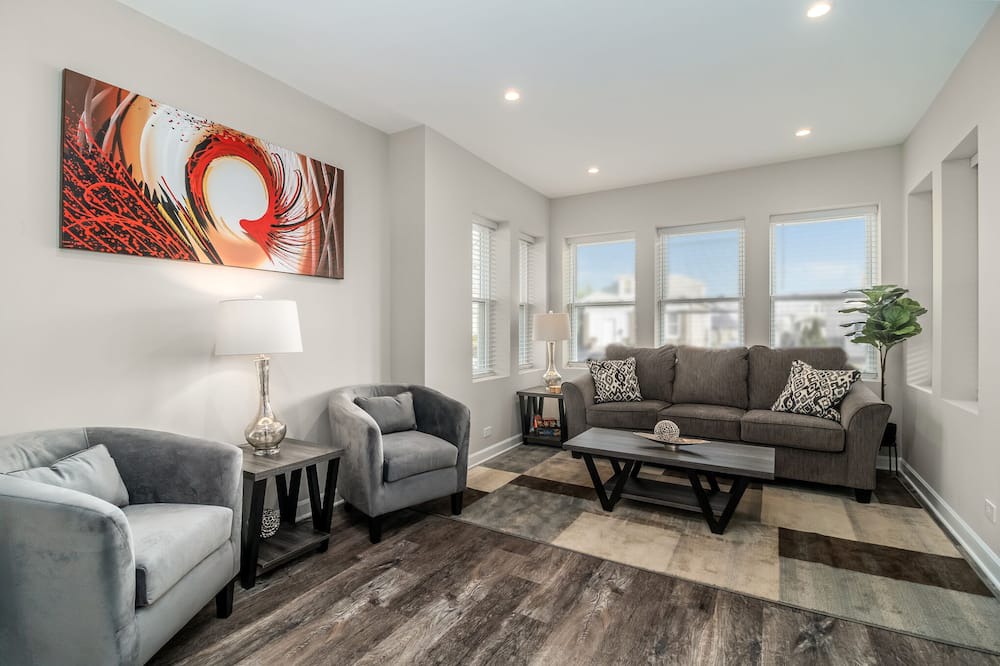 Photo of Livingroom in Summit