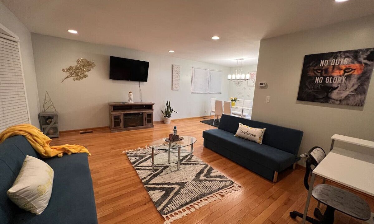 Photo of Livingroom in Elmhurst