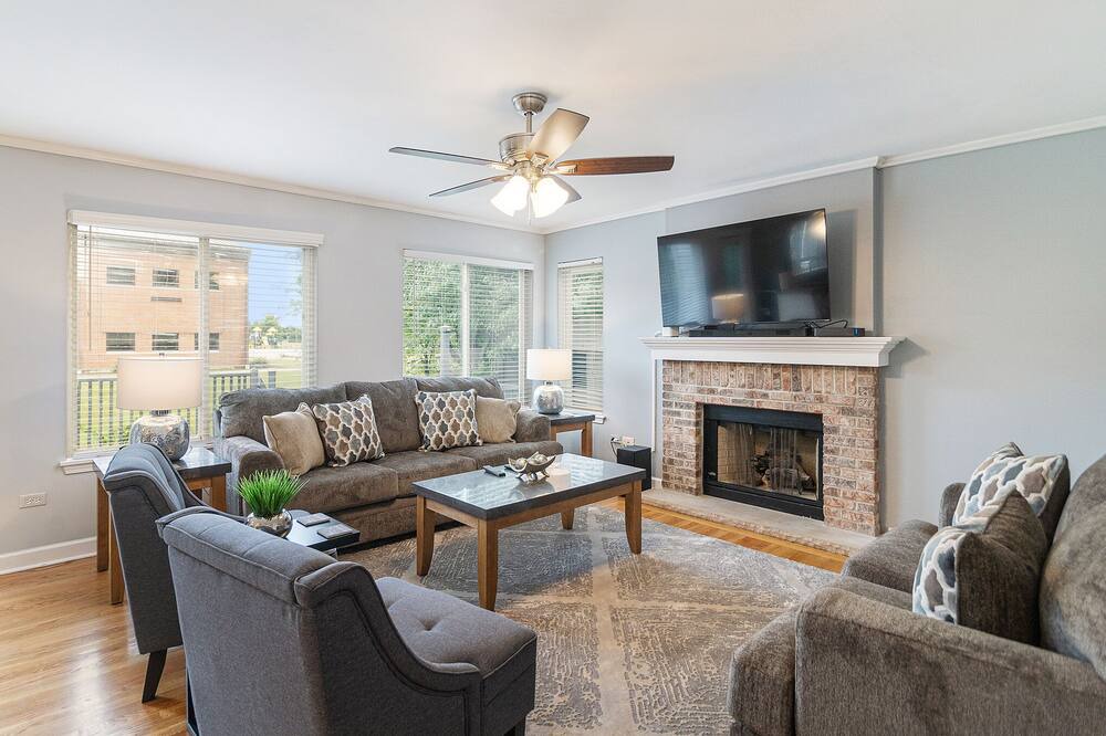 Photo of Livingroom in Bolingbrook