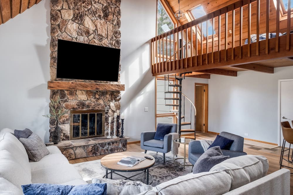Photo of Livingroom in Oak Brook