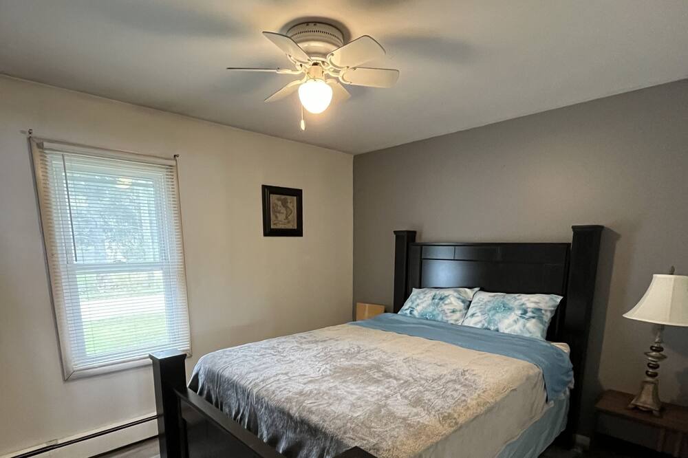 Photo of Bedroom in Round Lake