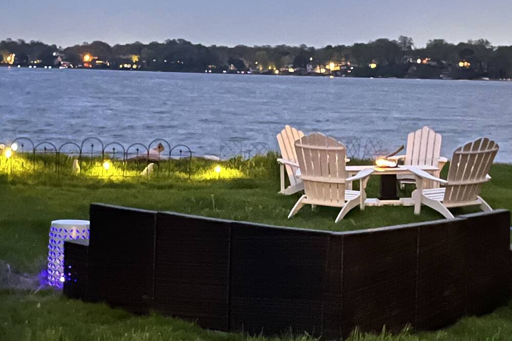 Photo of Outdoor in Round Lake