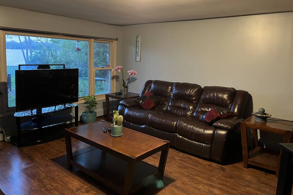 Photo of Livingroom in Round Lake