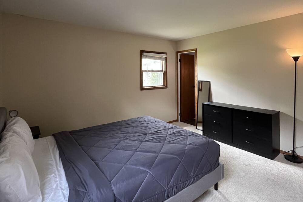 Photo of Bedroom in Urbana