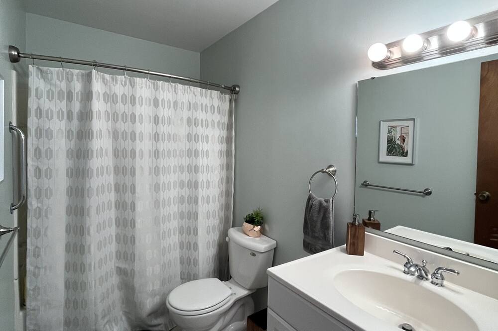 Photo of Bathroom in Urbana