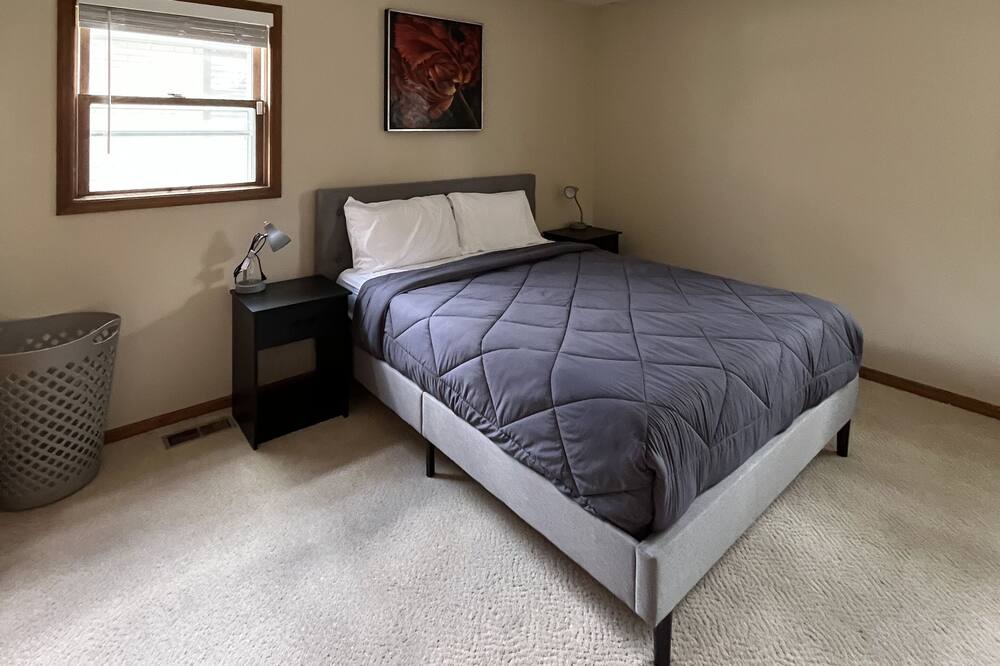 Photo of Bedroom in Urbana