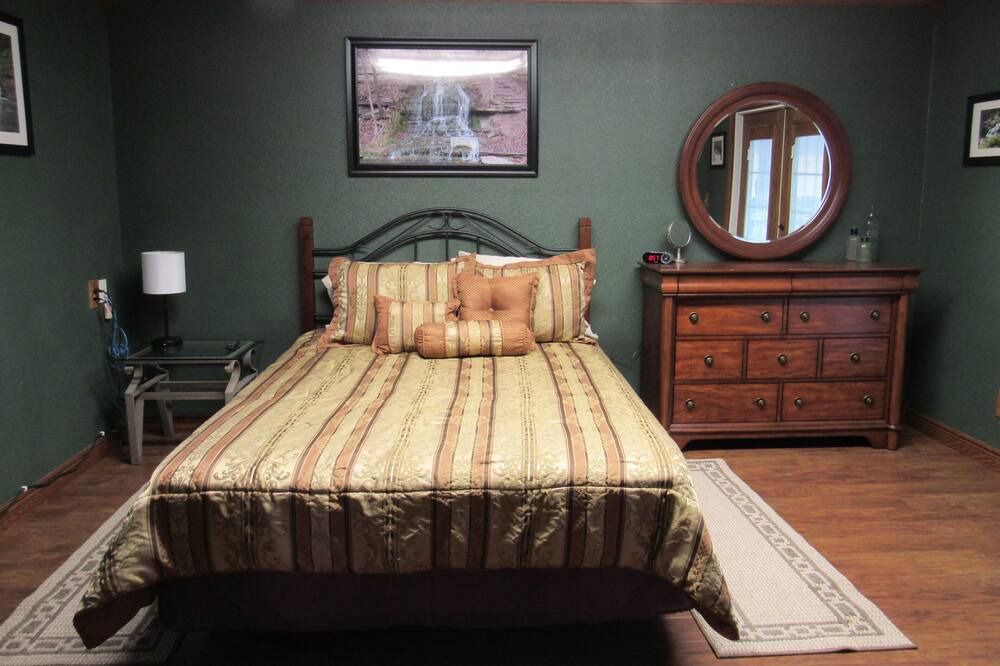 Photo of Bedroom in Smithshire