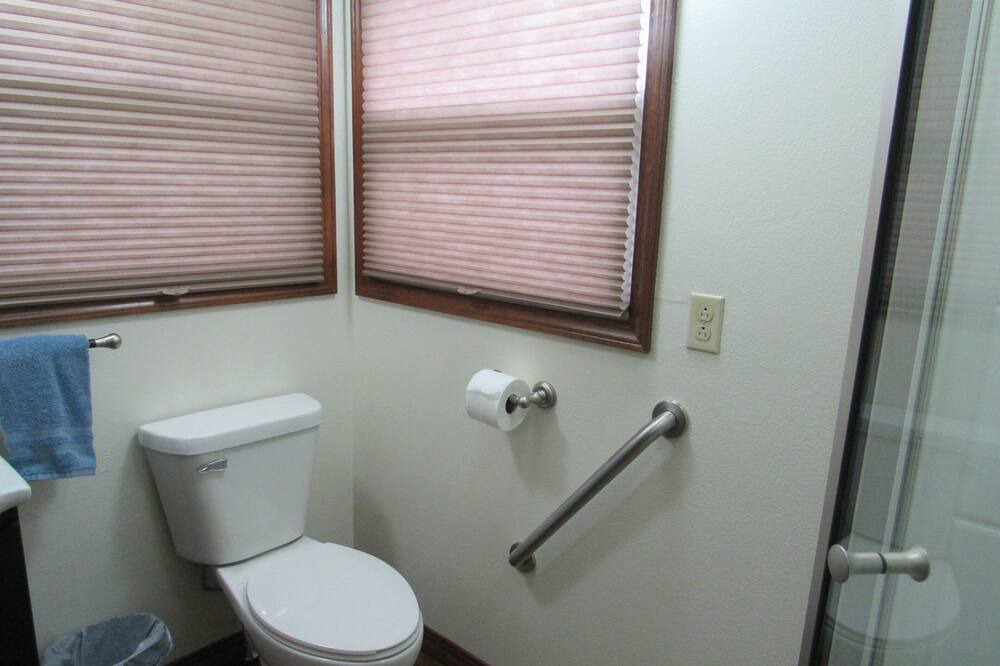 Photo of Bathroom in Smithshire