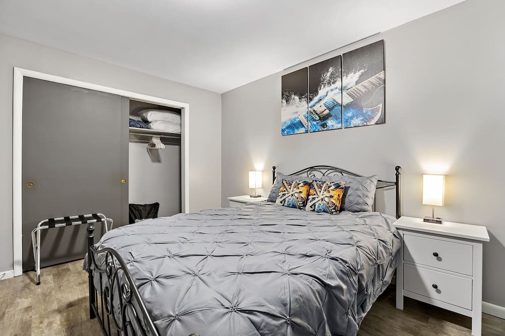 Photo of Bedroom in Aurora