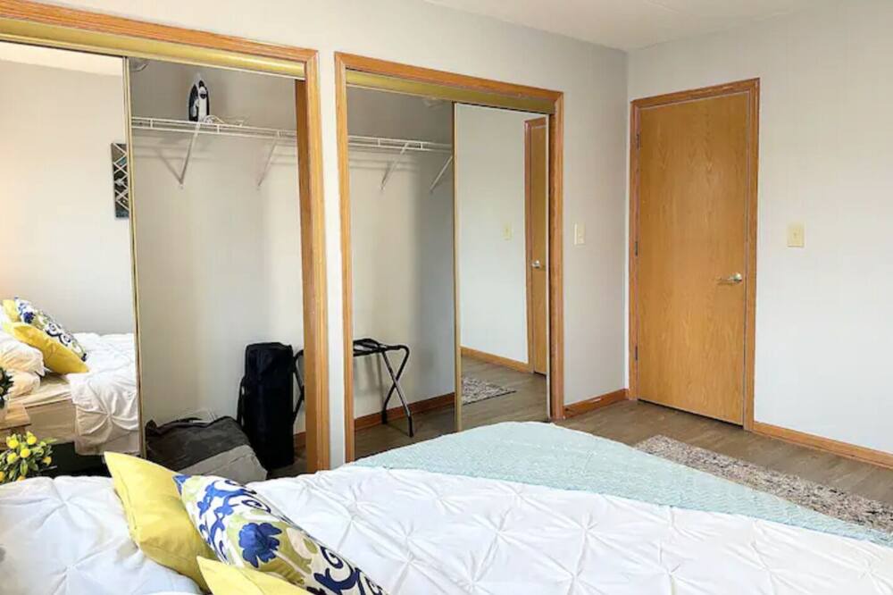 Photo of Bedroom in Hickory Hills