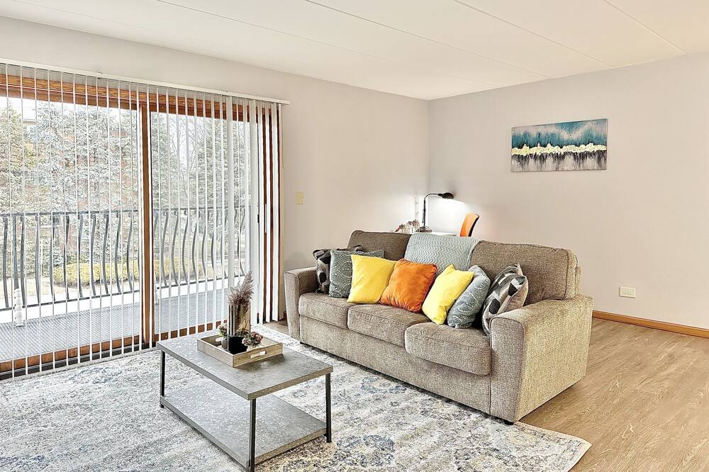 Photo of Livingroom in Hickory Hills