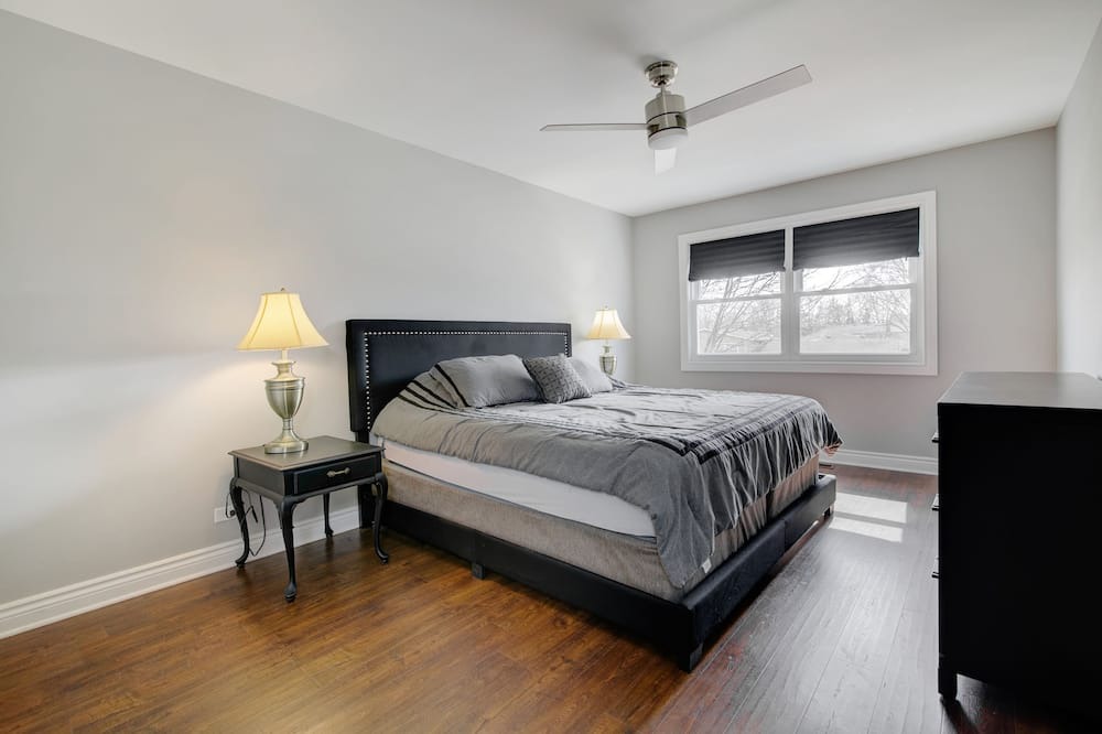 Photo of Bedroom in Arlington Heights