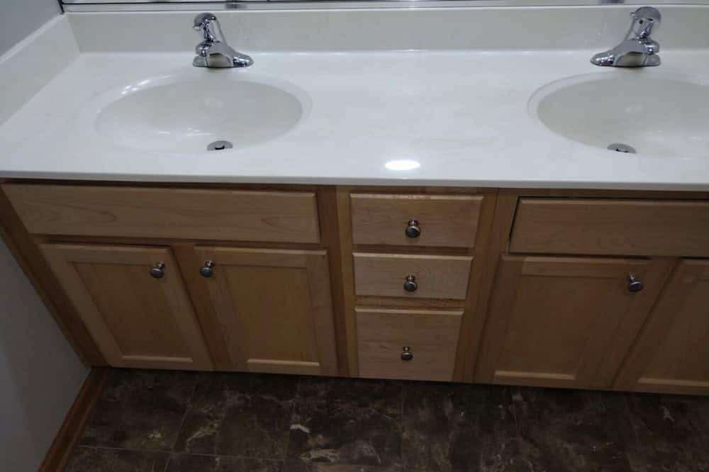 Photo of Bathroom in Grand Boulevard
