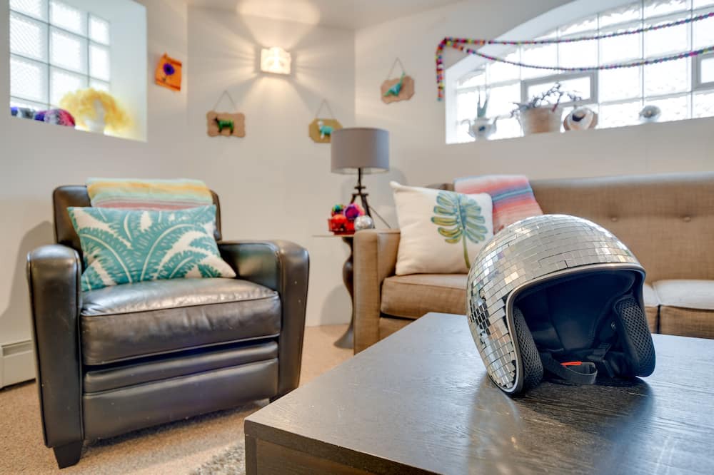 Photo of Livingroom in Belmont Cragin