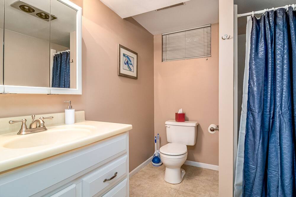 Photo of Bathroom in Elgin