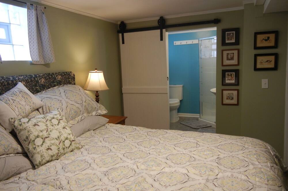 Photo of Bedroom in Homewood