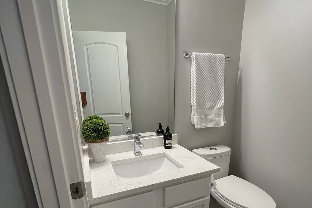 Photo of Bathroom in Elgin