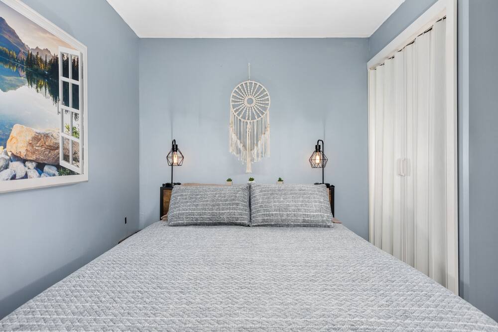 Photo of Bedroom in Mulberry Grove