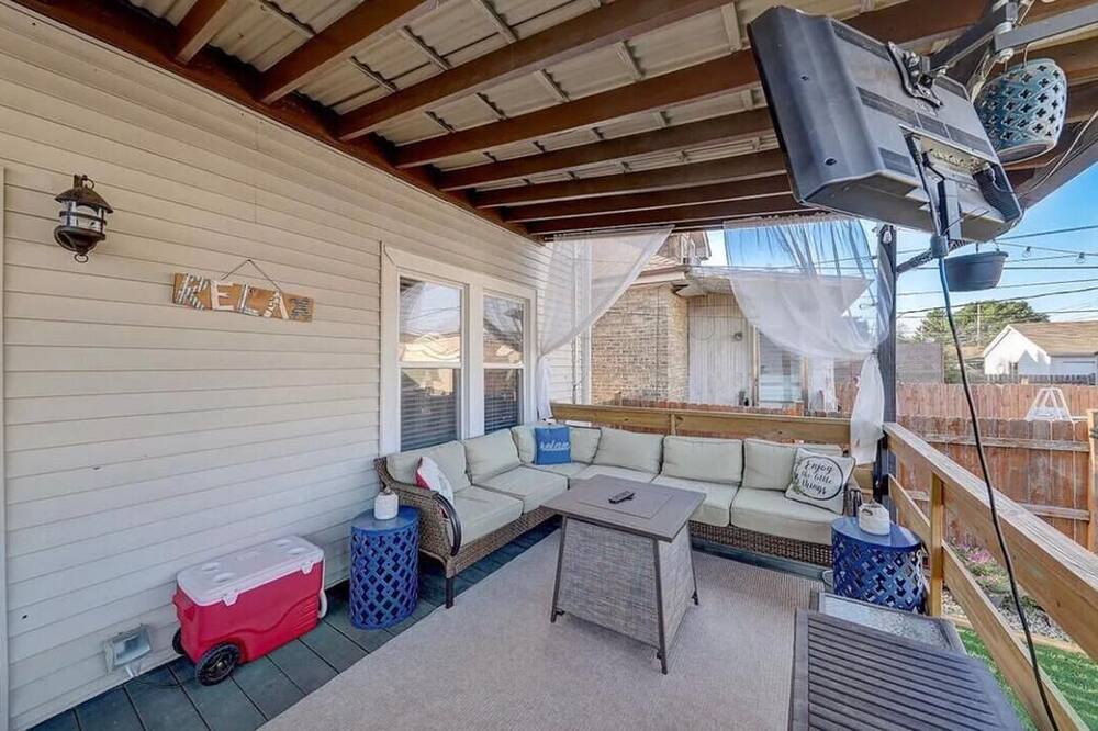 Photo of Patio Balcony in Belmont Cragin