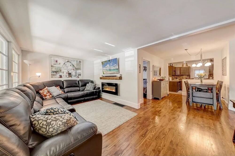 Photo of Livingroom in Belmont Cragin