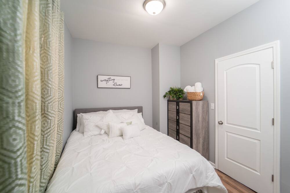 Photo of Bedroom in Blue Island