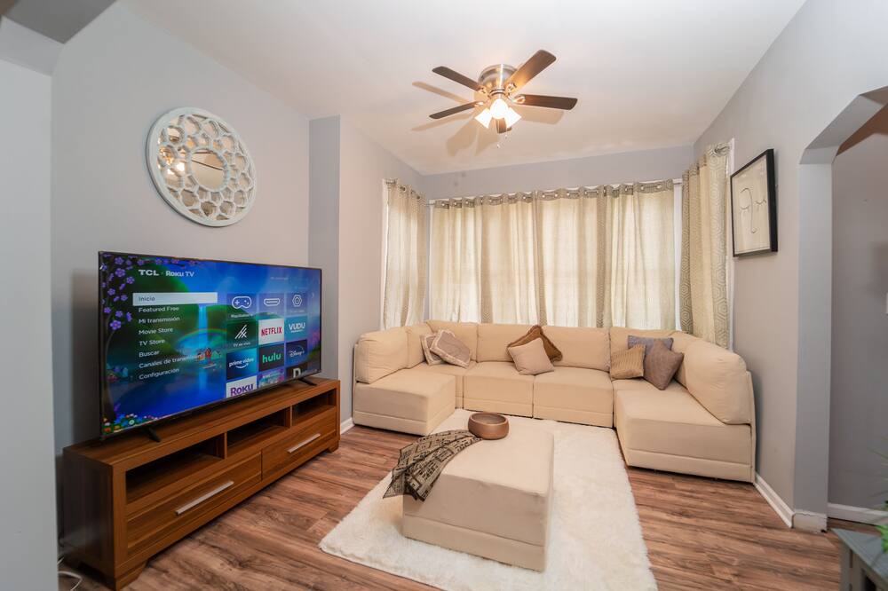 Photo of Livingroom in Blue Island