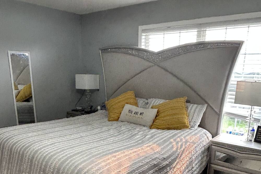 Photo of Bedroom in Charleston