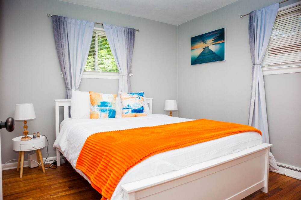 Photo of Bedroom in Yorkville