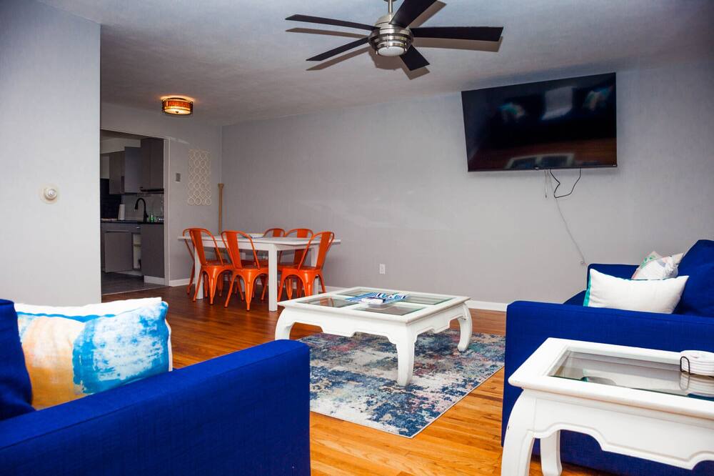 Photo of Livingroom in Yorkville