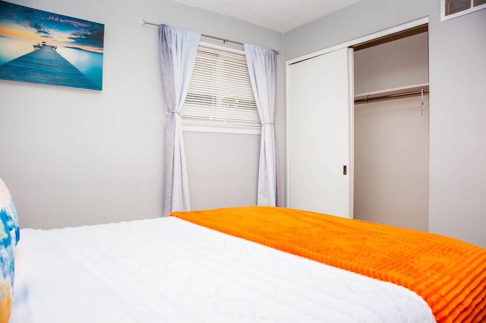 Photo of Bedroom in Yorkville