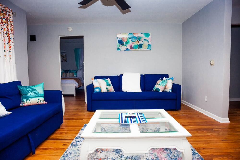 Photo of Livingroom in Yorkville