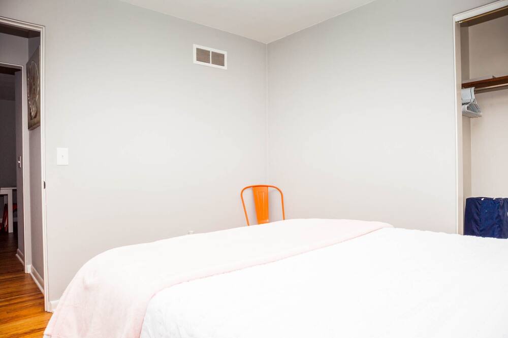 Photo of Bedroom in Yorkville