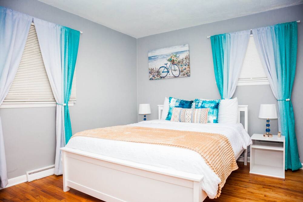 Photo of Bedroom in Yorkville