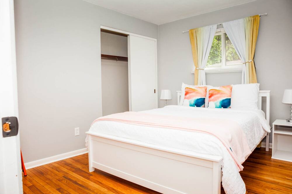 Photo of Bedroom in Yorkville
