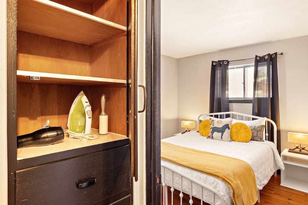 Photo of Bedroom in Yorkville