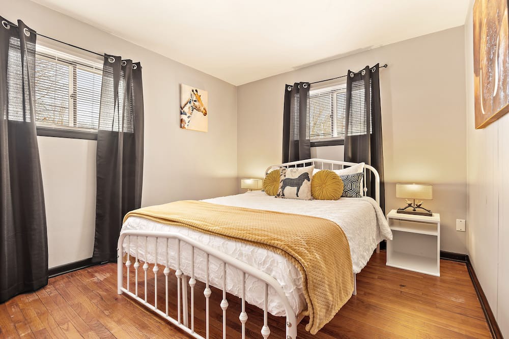 Photo of Bedroom in Yorkville