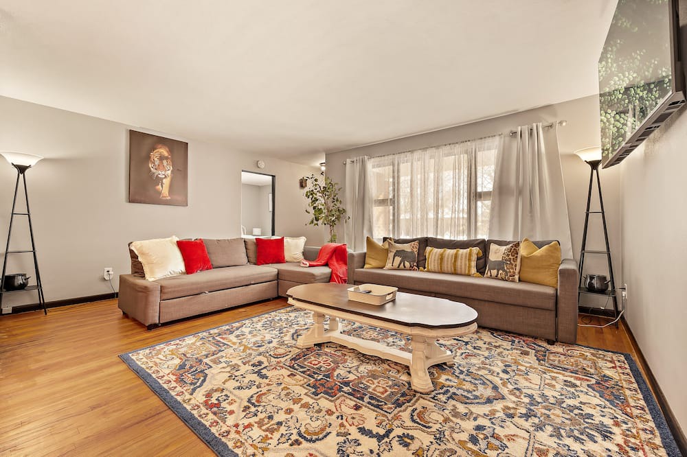 Photo of Livingroom in Yorkville