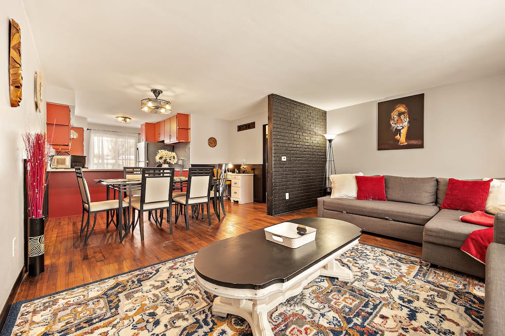 Photo of Livingroom in Yorkville