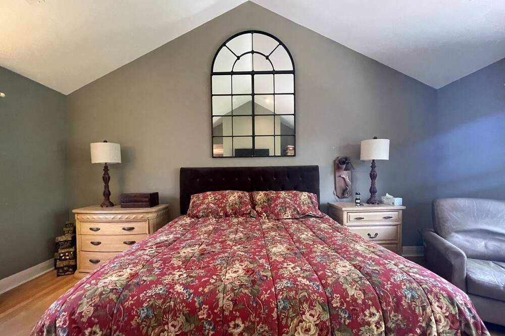 Photo of Bedroom in Alden