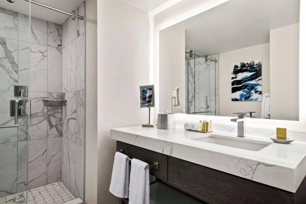 Photo of Bathroom in Streeterville