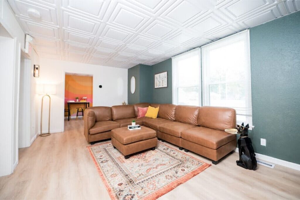 Photo of Livingroom in Champaign
