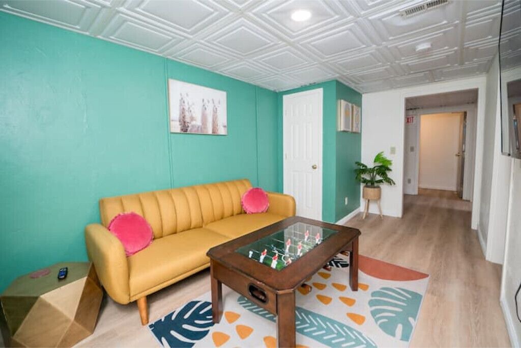Photo of Livingroom in Champaign