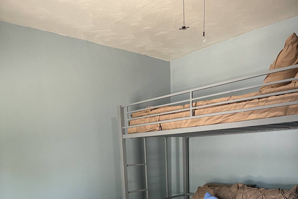 Photo of Bedroom in Marshall